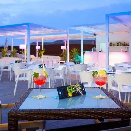 Apartment Doble Deluxe Con Desayuno Y Cena,wifi,piscina